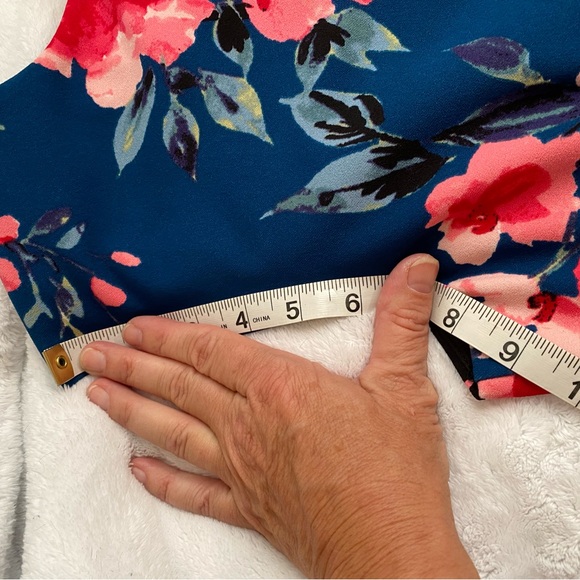 Vince Camuto dress - Picture 3 of 11